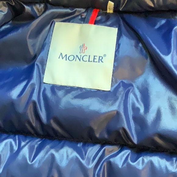 Moncler boys navy blue jacket - Picture 6 of 8
